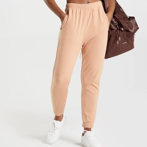 Gymshark Whitney Loose Joggers - Picture 1 of 6